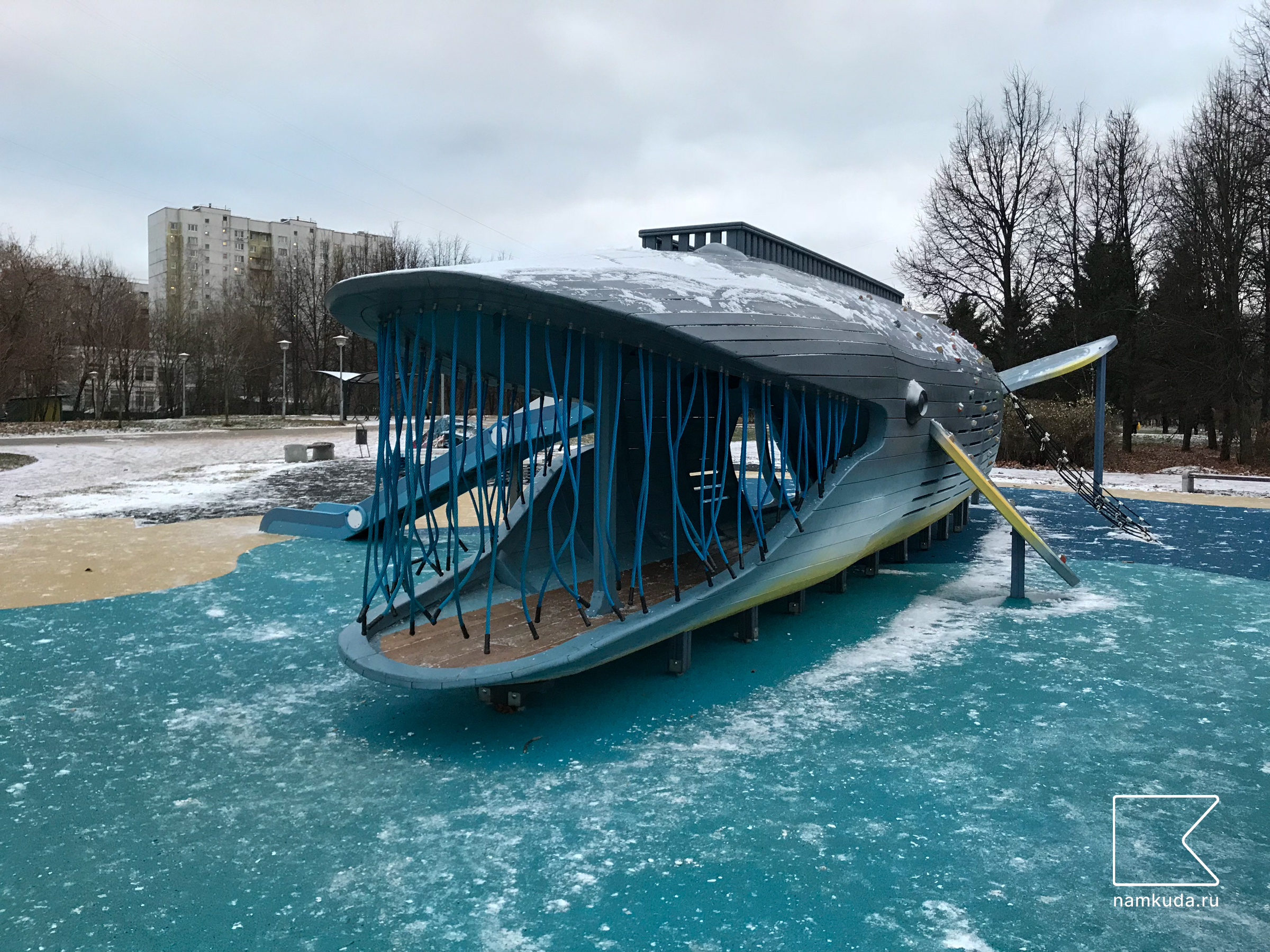 Деревянный кит — в парке Борисовкие пруды, Москва 🇷🇺, фото 1